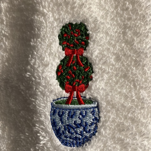 Southern Living PORTUGAL L-TOP-TIP TOPIARY FINGER
TIP 12” x 18”, 100% COTTON NWT - Picture 2 of 6